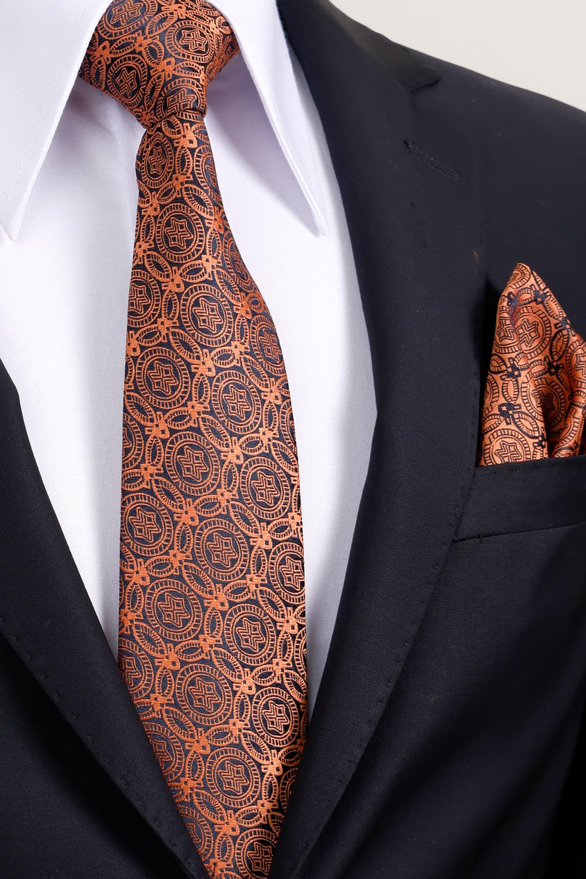 Esgue 8 Cm Hand Made Kiremit Lacivert Motif Desen Kravat Mendil & Kol Düğmesi Hediye Seti HSET:119