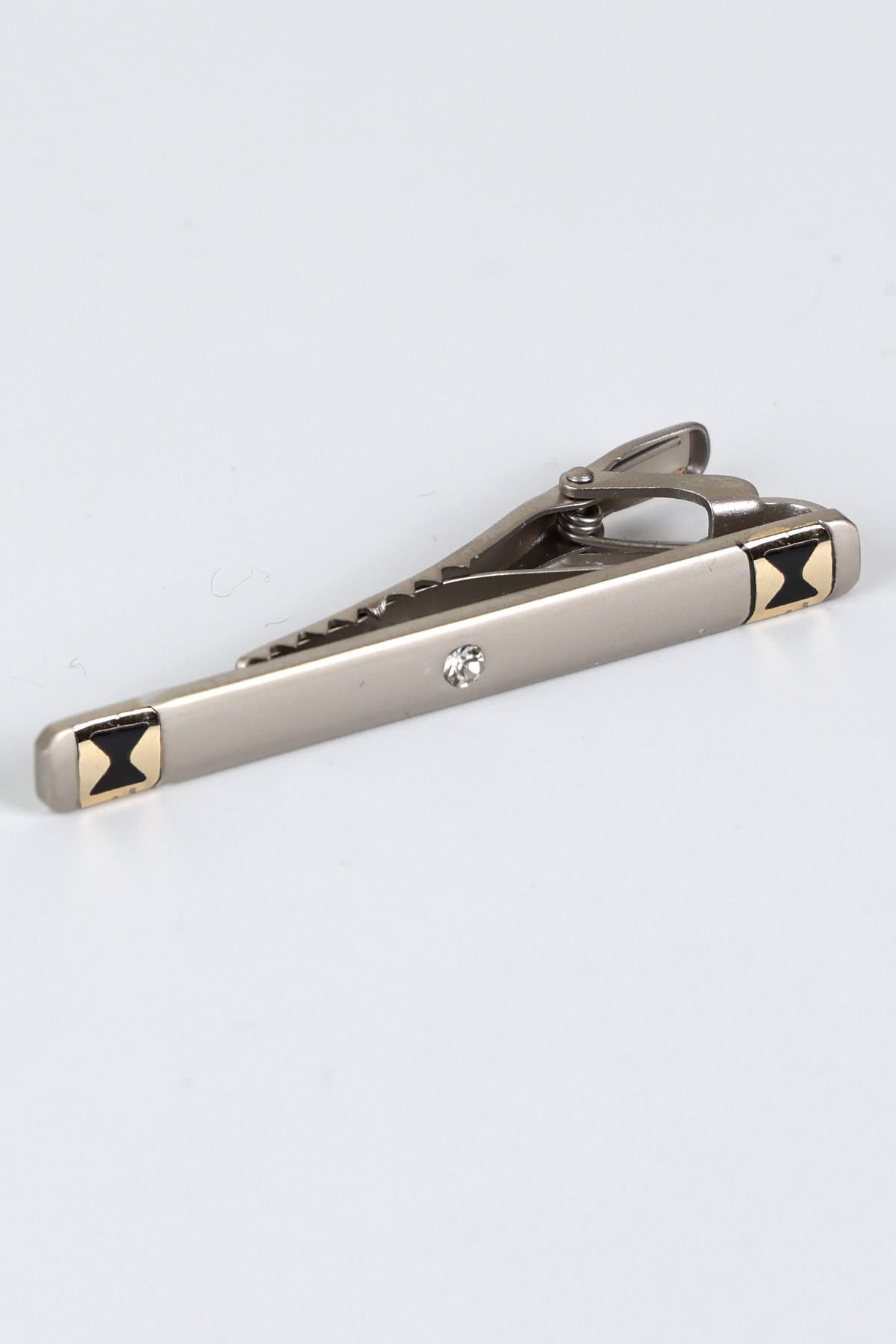 Esgue Erkek Kravat İğnesi – Taş Detaylı Metal Kravat Klipsi, Mat Gümüş Renkli Şık Tasarım
