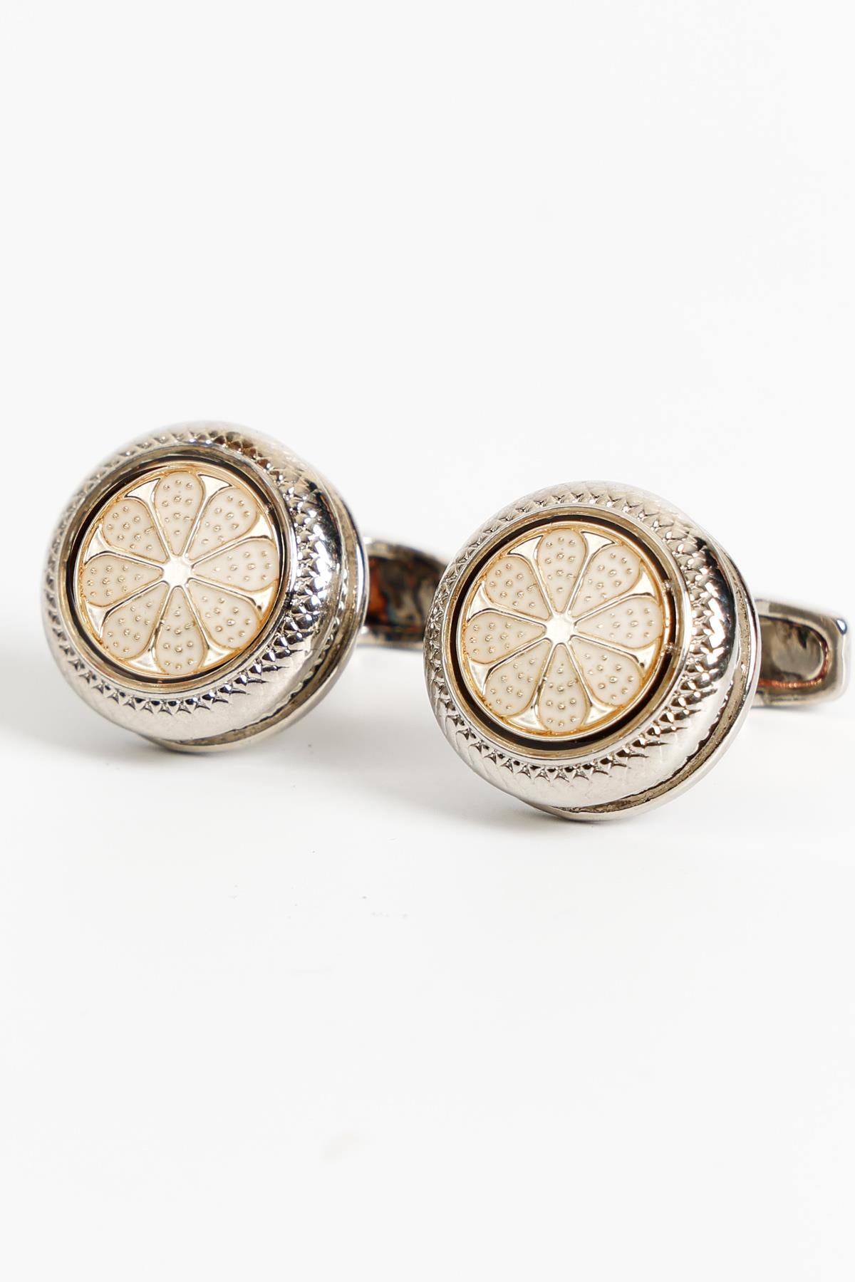 Esgue Gümüş Renk Sarı Desenli Yuvarlak Kol Düğmesi KD:7210