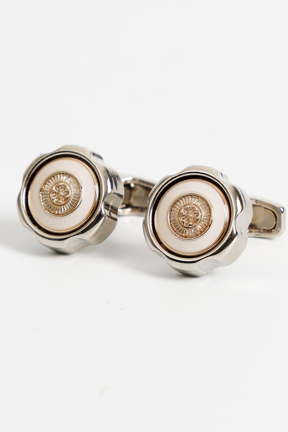 Esgue Gümüş Renk Sedefli Yuvarlak Desenli Kol Düğmesi KD:7003