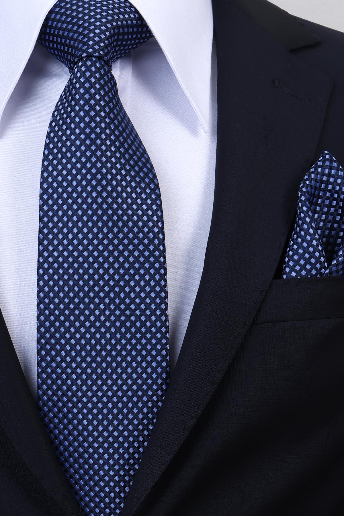 Esgue Hand Made 8 cm Kare Desenli Lacivert Mavi Renk Mendilli Kravat