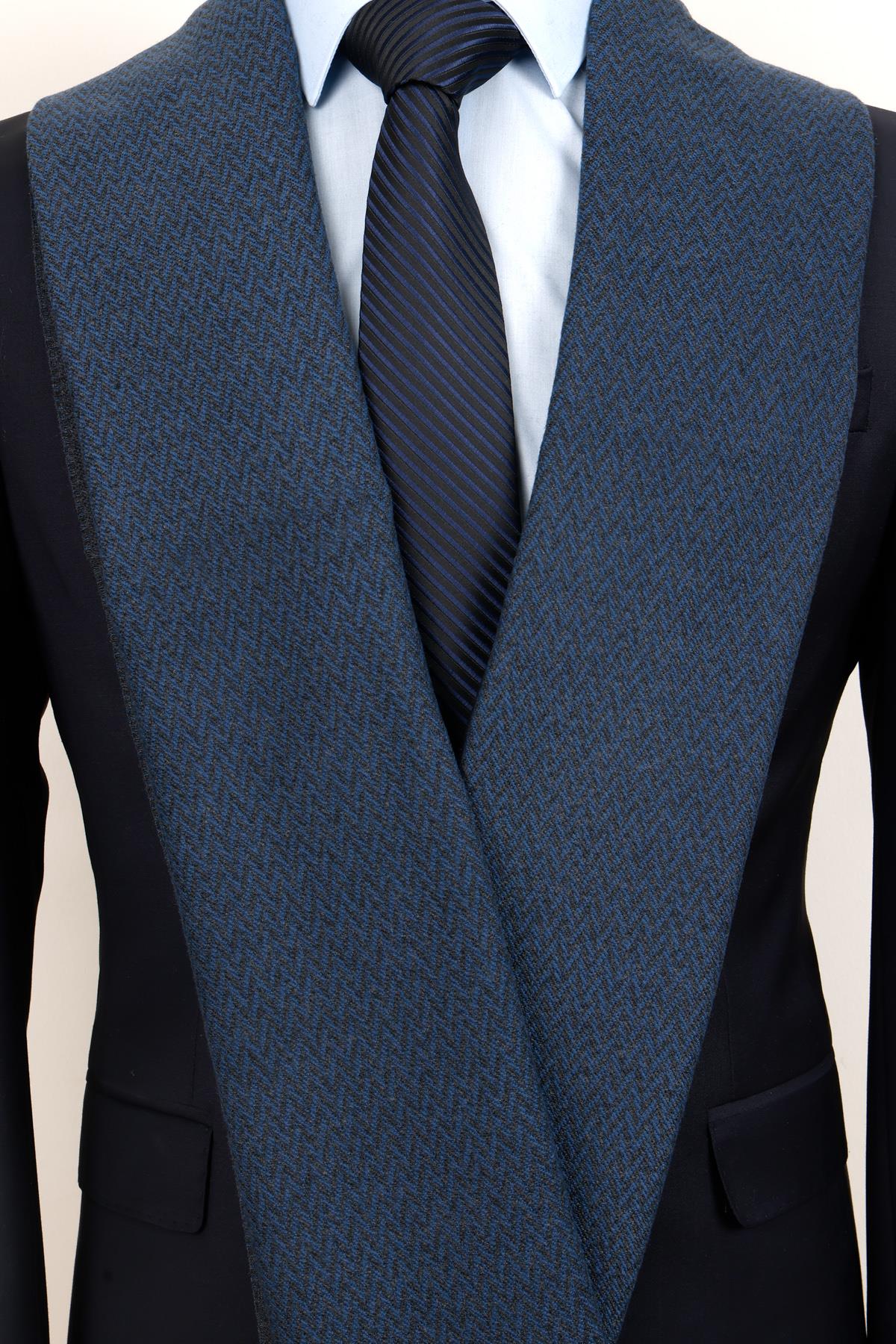 Esgue Siyah Mavi V Desenli Erkek Kaşkol - Balıksırtı Dokulu Modern Atkı