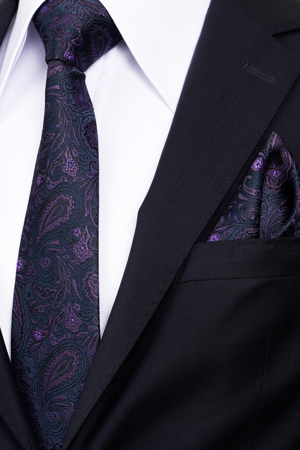 Esgue 8 Cm Klasik Geniş Hand Made Lacivert - Mor Şal Desen Mendilli Kravat