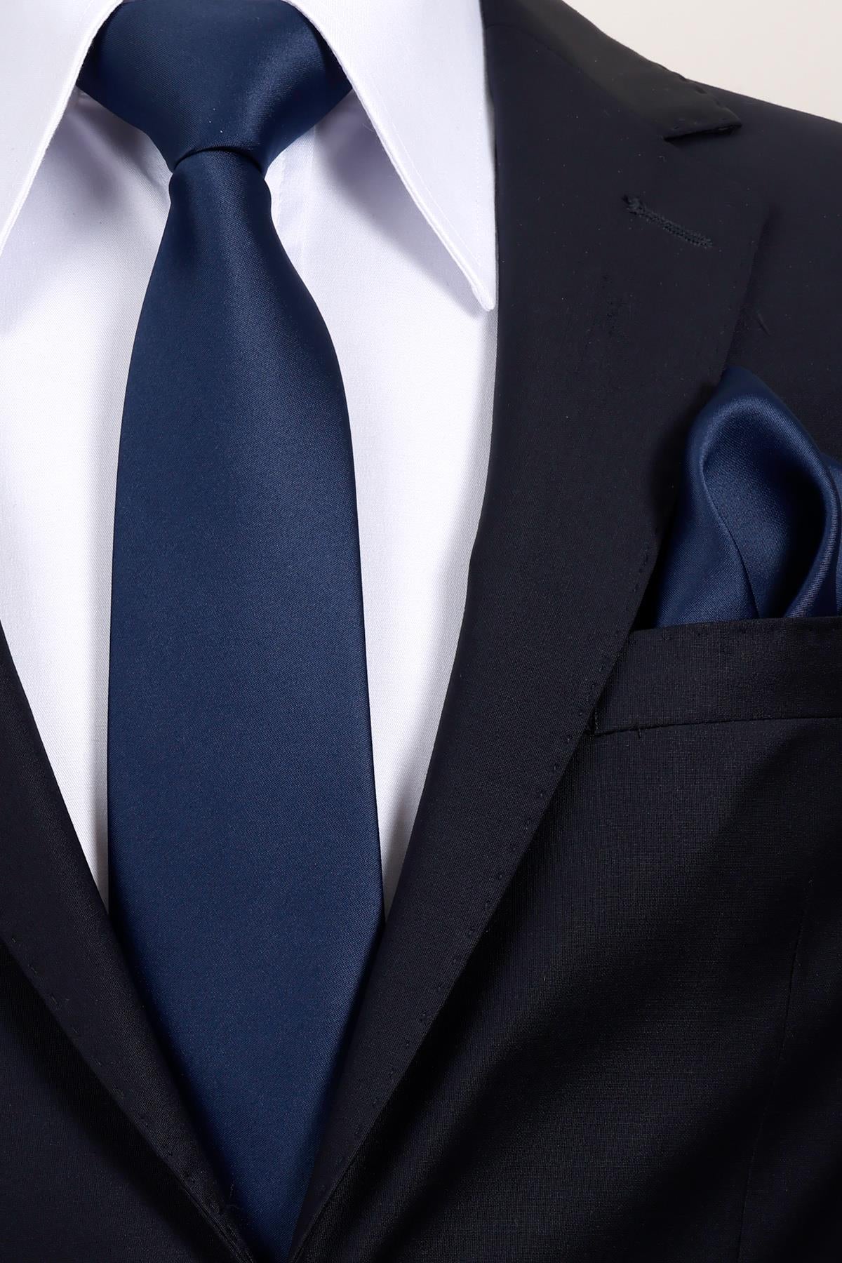 Esgue 8 cm Klasik Saten Mendilli Kravat – Farklı Renk Seçeneği, Özel Hediye Kutusunda Premium Erkek Kravat