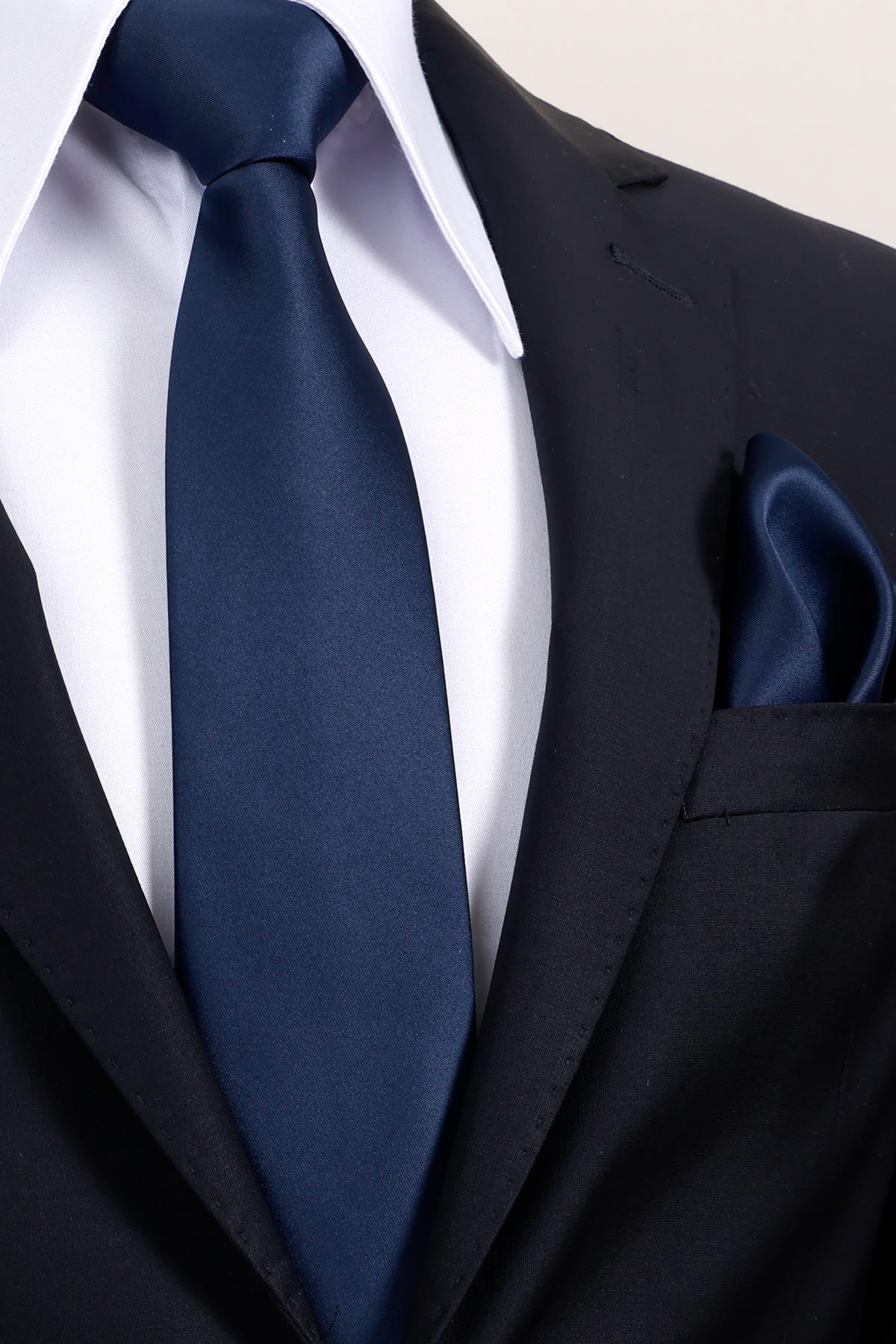 Esgue 8 cm Klasik Saten Mendilli Kravat – Farklı Renk Seçeneği, Özel Hediye Kutusunda Premium Erkek Kravat