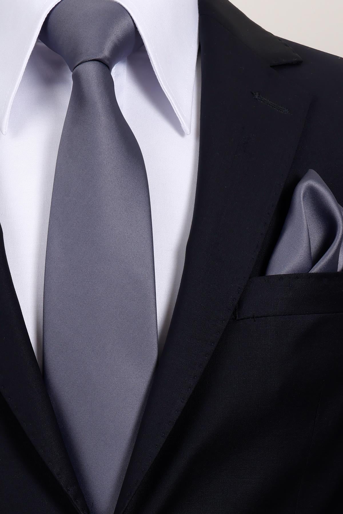 Esgue 8 cm Klasik Saten Mendilli Kravat – Farklı Renk Seçeneği, Özel Hediye Kutusunda Premium Erkek Kravat