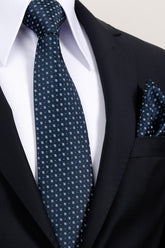 Esgue 8 cm Lacivert Mavi Motif Desenli Hand Made Klasik Geniş Mendilli Kravat