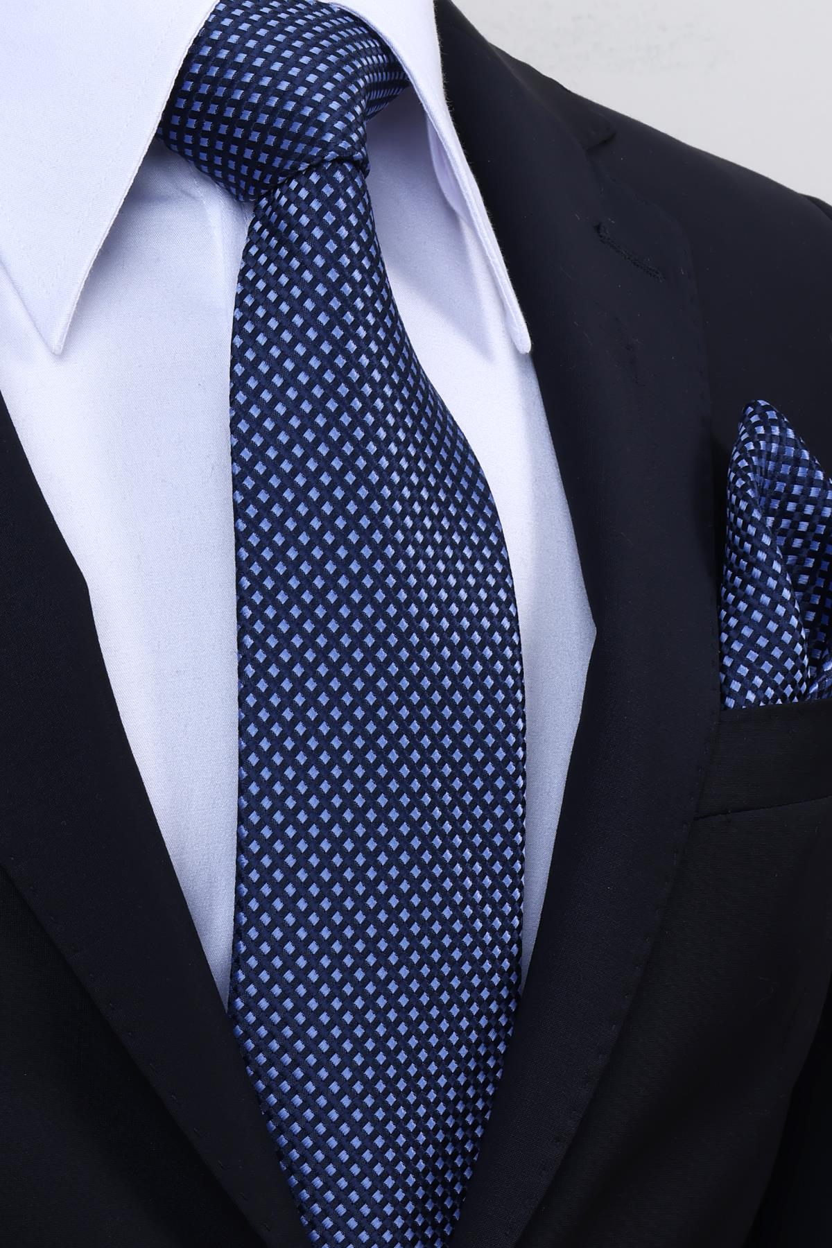 Esgue Hand Made 8 cm Kare Desenli Lacivert Mavi Renk Mendilli Kravat